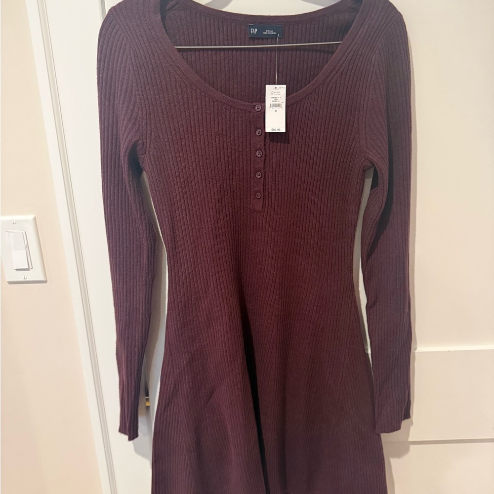 GAP Long-Sleeve Ribbed Henley Dress in Burgundy